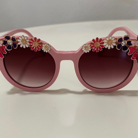 LoveShackFancy Sunglasses with Crossbody Case - Picture 2 of 8